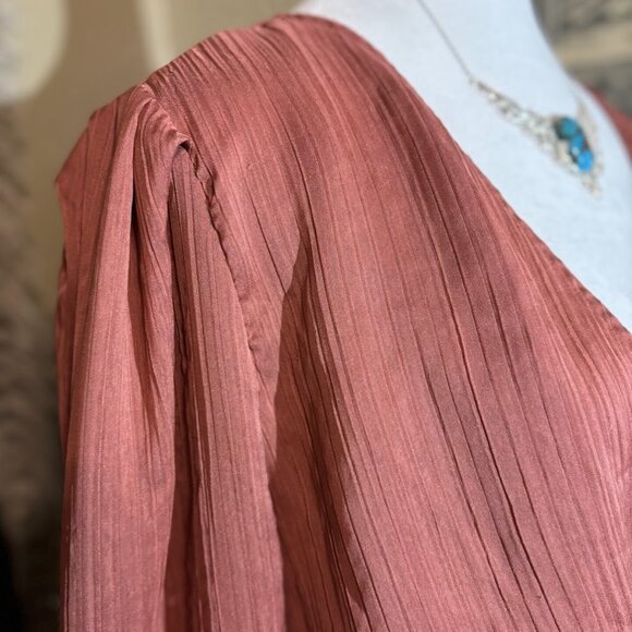 Medium Express Peplum Top - Picture 3 of 3